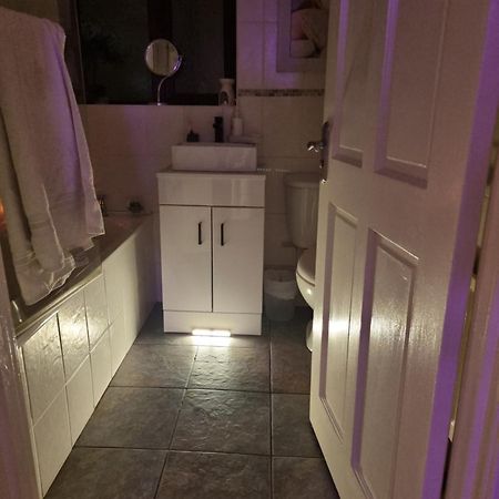 Spacious House City Skyline And Mountain Views Close Too Belfast Centre And Airports Free Parking Экстерьер фото