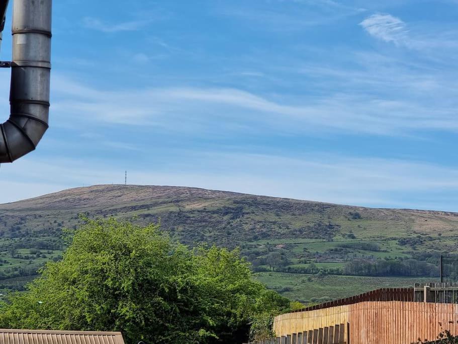 Spacious House City Skyline And Mountain Views Close Too Belfast Centre And Airports Free Parking Экстерьер фото