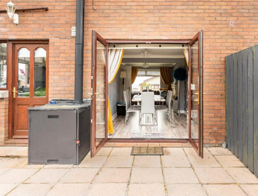 Spacious House City Skyline And Mountain Views Close Too Belfast Centre And Airports Free Parking Экстерьер фото